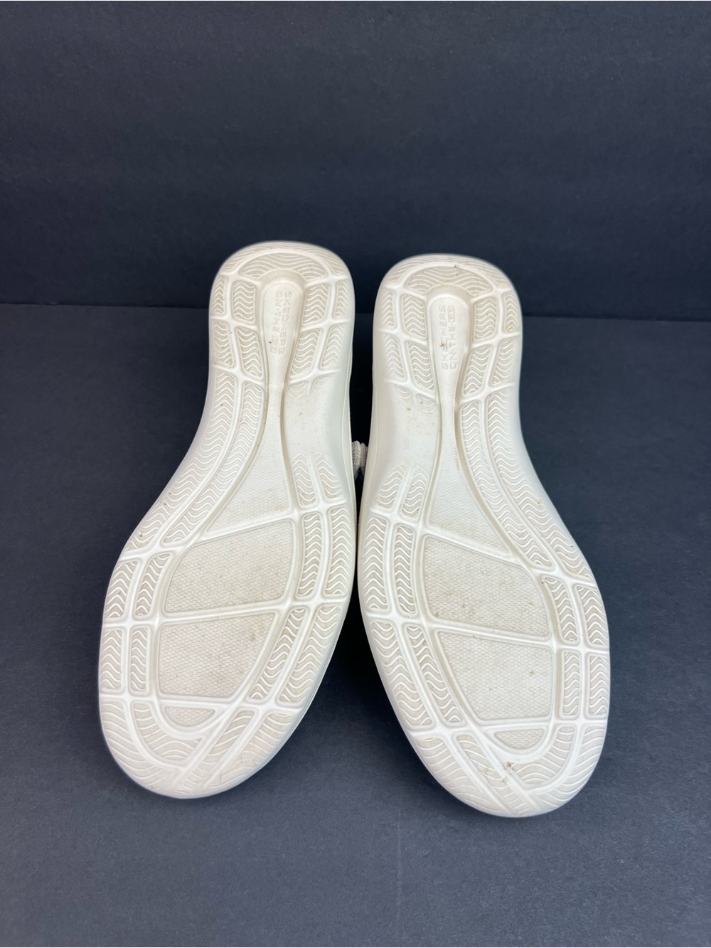 Skechers Knit Mary Jane Slip-On in Light Gray and White Size 9 - Picture 5 of 8
